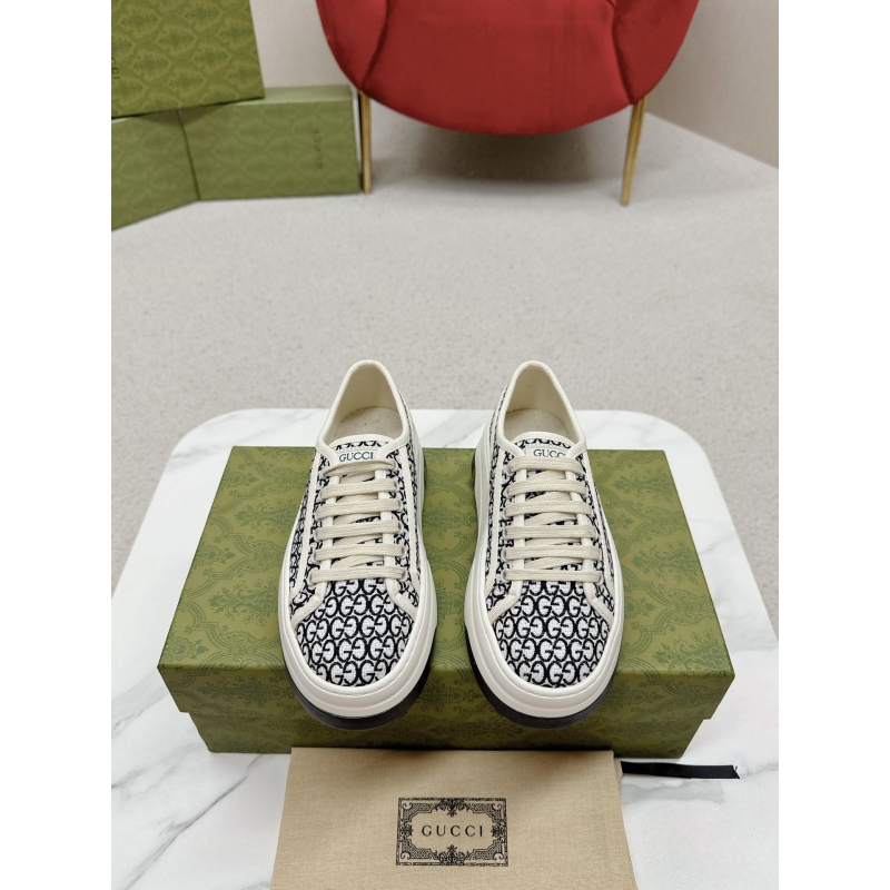 G*u*i casual shoes